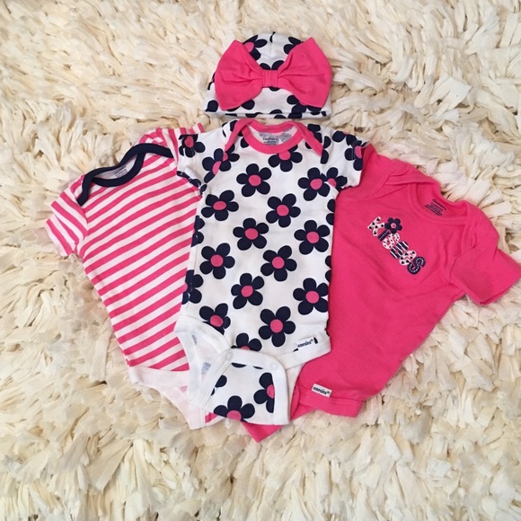 How cute is this bundle?!💖 - Picture 1 of 1