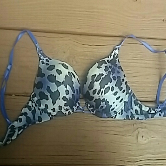 Victoria's secret miraculous plunge bra 32a