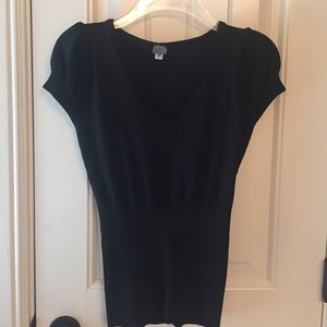 Short sleeve black sweater