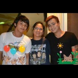 Meet your Posher, Violeta