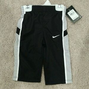 Boys Nike wind pants