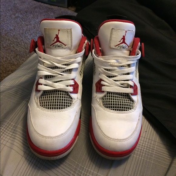 Fire red 4s - Picture 2 of 3