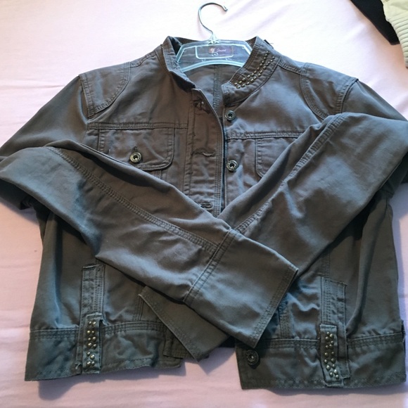 Cropped army green jacket
