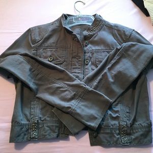 Cropped army green jacket