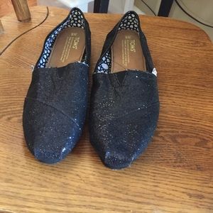⚡️Glittery Black Toms