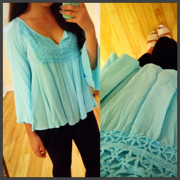 ❣️LAST-S❣️ Baby Blue Crochet Loose Boho Chic Top - Picture 4 of 4
