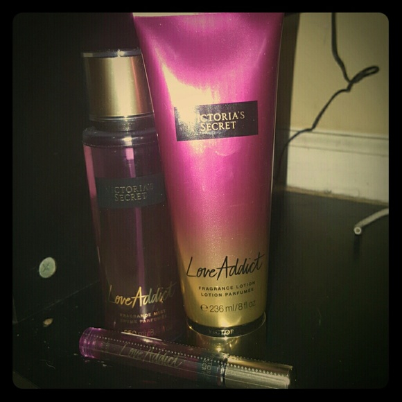VS Love Addict travel spray, lotion & body spray.