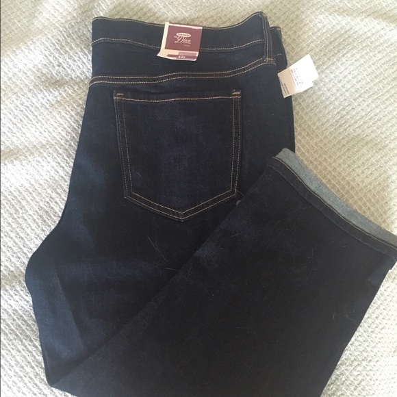 Old Navy Dark Wash Diva Crop Jeans