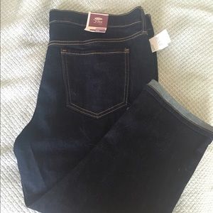 Old Navy Dark Wash Diva Crop Jeans