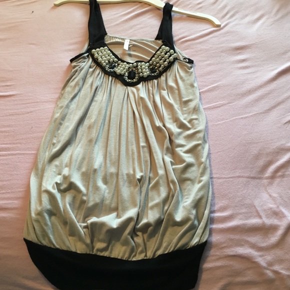 Rue 21 tank