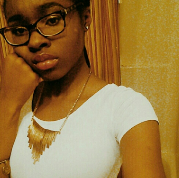 Meet your Posher, Nia - Picture 1 of 1