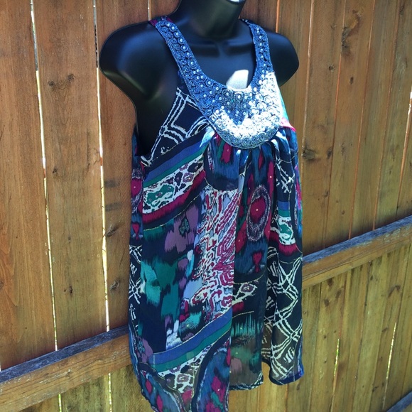 Summer top - Picture 2 of 3