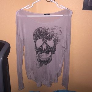 Skull long sleeve droppy shirt