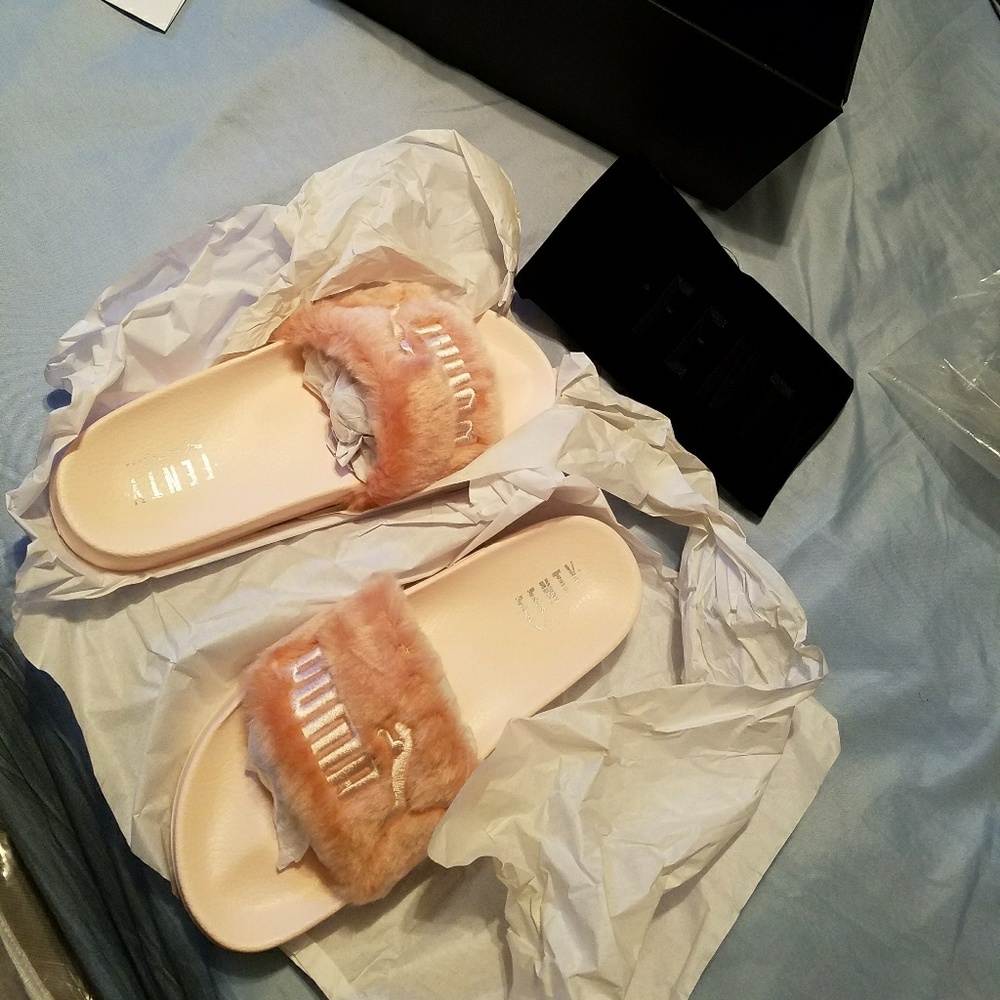 ** SOLD ** Fenty Rihanna slides