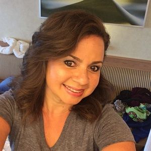 Meet your Posher, Ivette