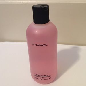MAC Brush Cleanser