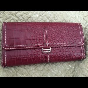 Liz Claiborne Red Wallet🎈