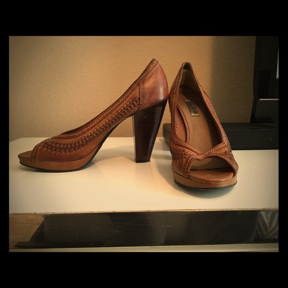 Peep toe heels