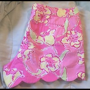 Lilly Pulitzer 5in Buttercup Scalloped Shorts