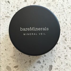 Bare Minerals Illuminating Mineral Veil