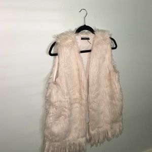 FUR VEST