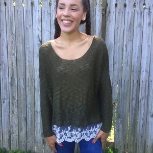 🍍☀️$8 SUMMER SALE Green Lace-Trim Top☀️🍍