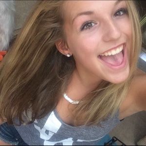 Meet your Posher, Ella