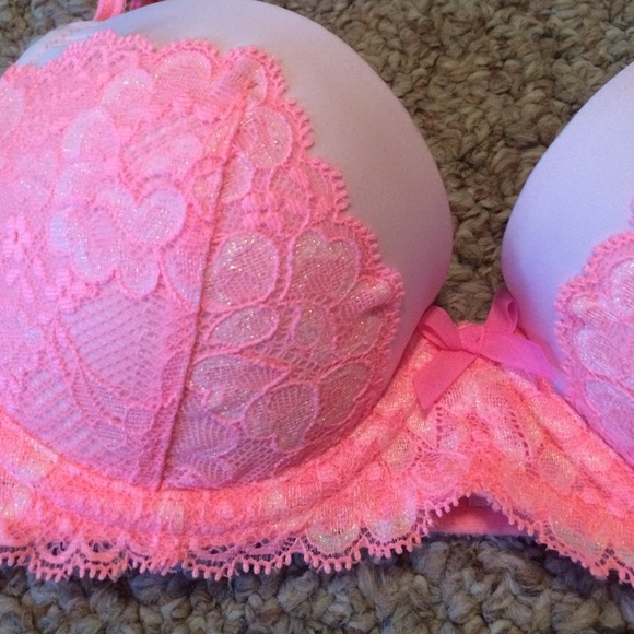 SALE: Victoria's Secret Dream Angels Demi Bra