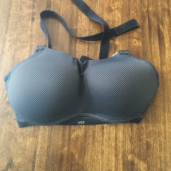 Victoria Secret workout bra. 32 DDD