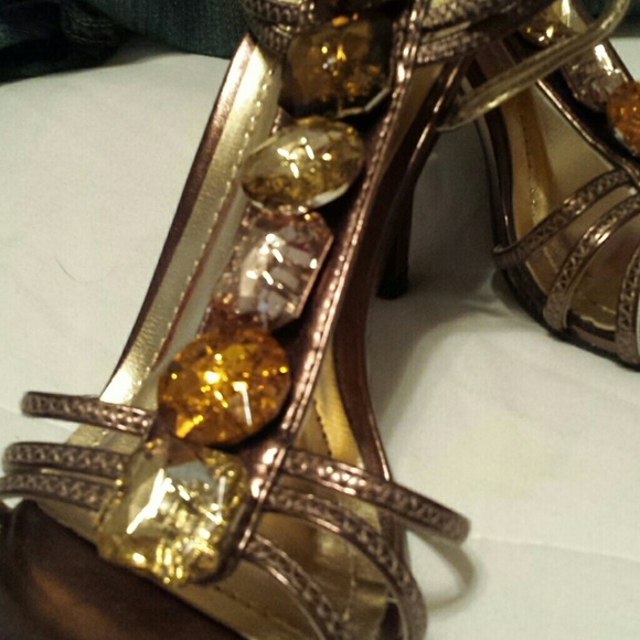 SALE Wild Rose heel - Picture 2 of 4