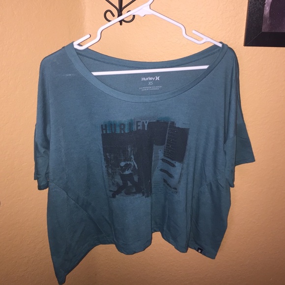 Off the shoulder tee