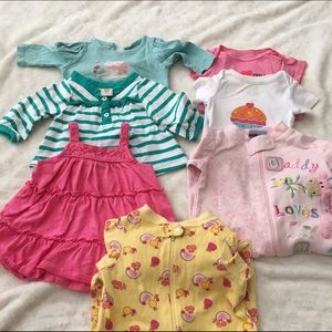 Bundle of baby girls clothes sz 0-3 months