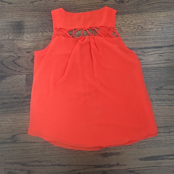 🔴🔴LAST CHANCE🔴🔴Orange top with back detail - Picture 2 of 2
