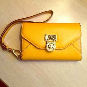 Michael Kors mini wristlet