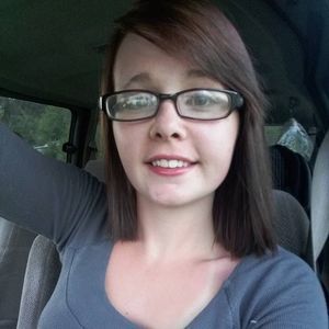 Meet your Posher, Caitlin