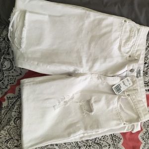 White cropped boyfriend fit jeans