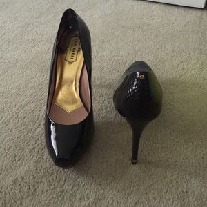Ted baker: black patent leather stilettos