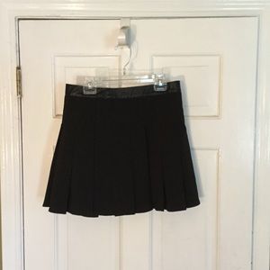 Pleated skirt