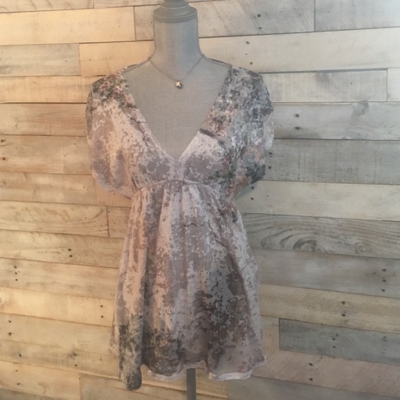 Maurices Tops - Maurices wide sleeve burnout top