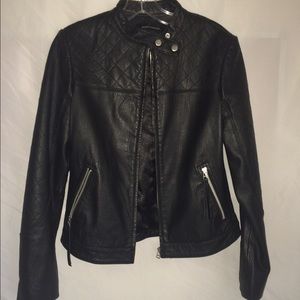 MAKE AN OFFER Moda International leather jacket
