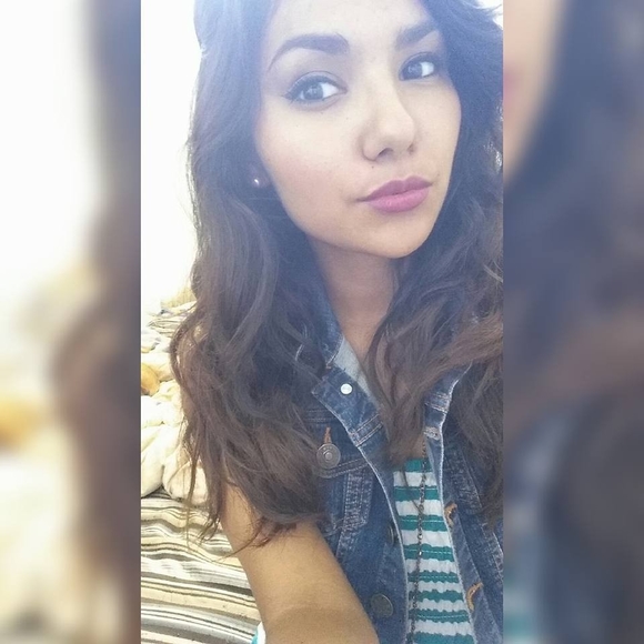 Meet your Posher, Celene