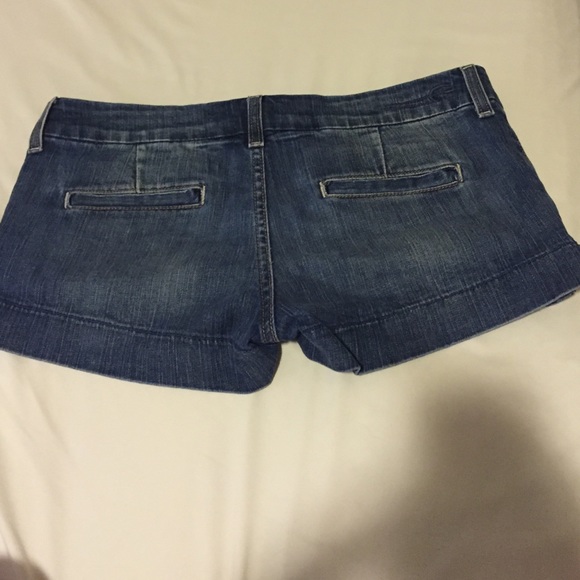 Worn once, AE shorts, great style. - Picture 2 of 2