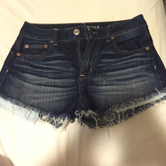 Worn once, AE shorts, great style. - Picture 1 of 2