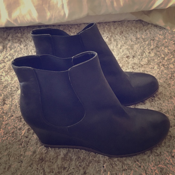 Black wedge booties - 12M