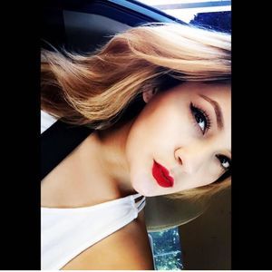 Meet your Posher, Elena