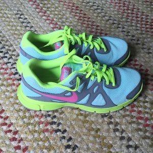 Nike shoes. PRICE FIRM