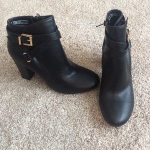 New Merona Black boots with heel