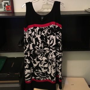 Size 16W sleeveless dress