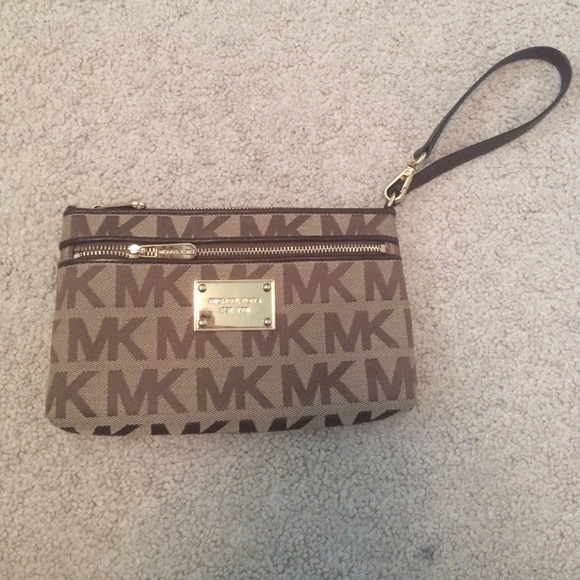Michael Kors wristlet
