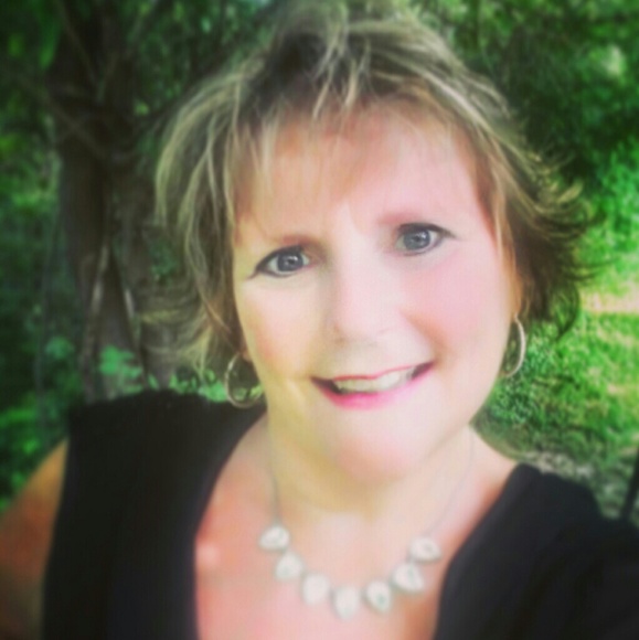 Meet your Posher, Deanna